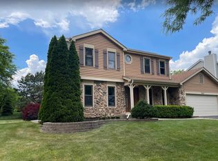 600 Brookdale Dr, Schaumburg, IL 60194
