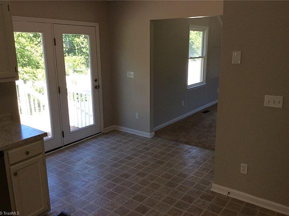 5th image of 4107 Hope Valley Ln