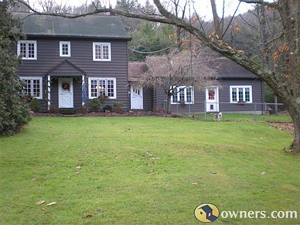 Nature lovers paradise, but only 15 mins to town!