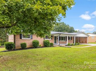 404 Kings Dr, Cherryville, NC 28021