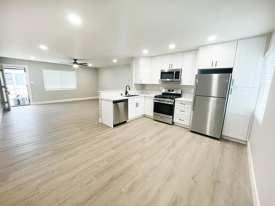 3847 Marlborough Ave #1/2