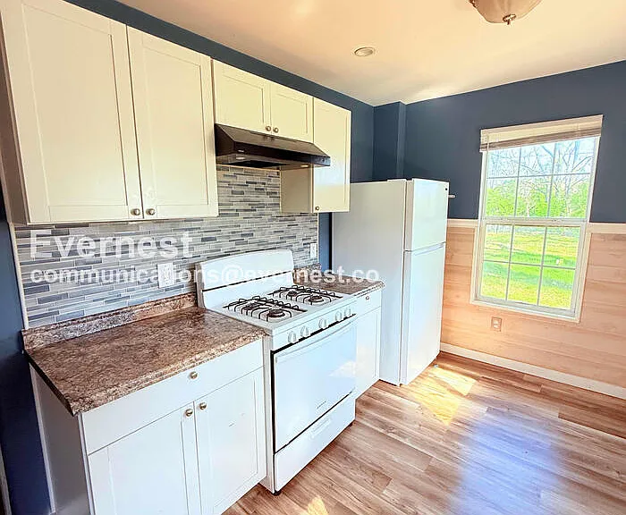 2314 Airline Ave — Photo 10