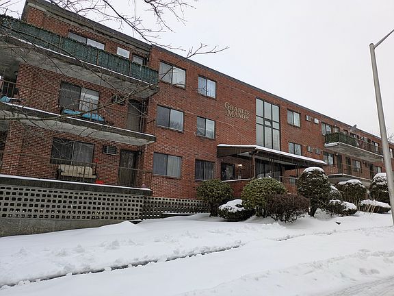 2nd image of 10 Rutledge St APT 2F