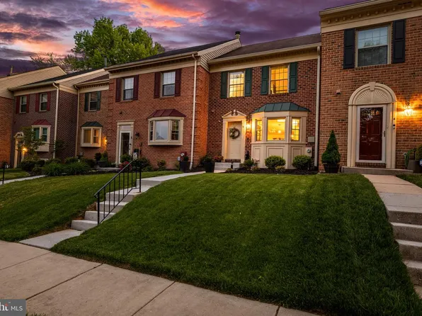 6 Cross Falls Cir, Sparks, MD 21152