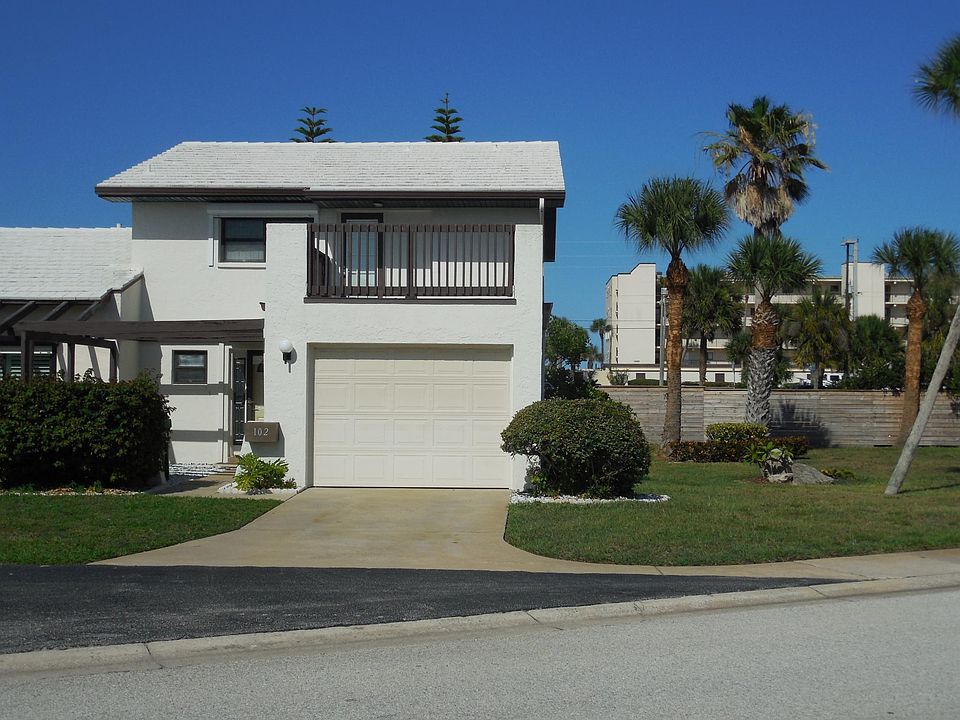 Beautiful end unit townhome.