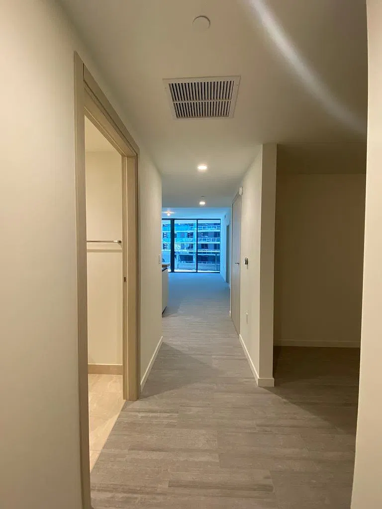 1000 Brickell Plz — Photo 3