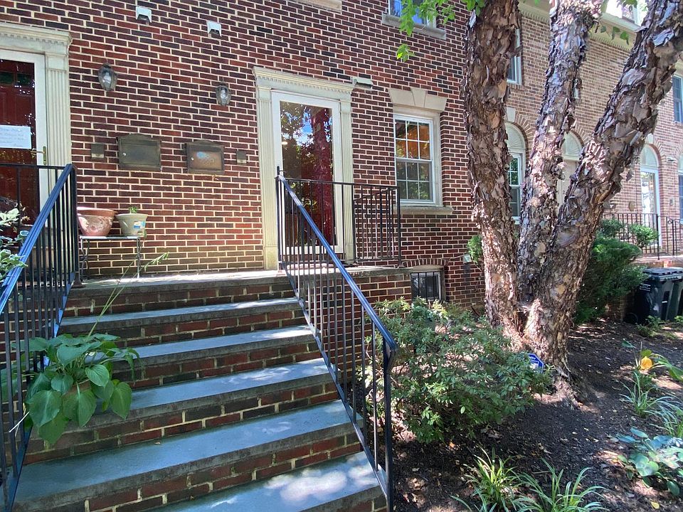 1st image of 119 Great Falls St
