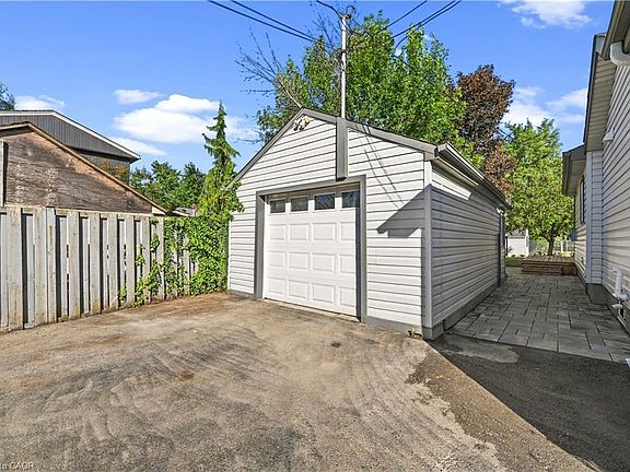 4th image of 5 Herbert Ct