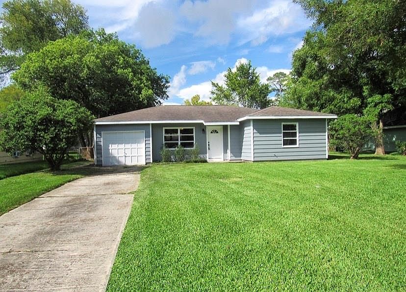 1st image of 206 Mayhaw Dr