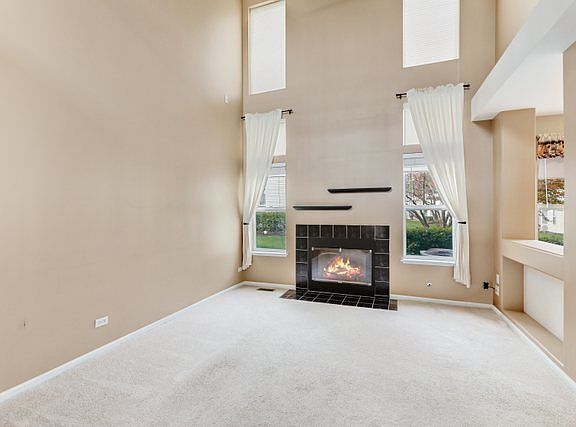 2nd image of 934 Charlela Ln