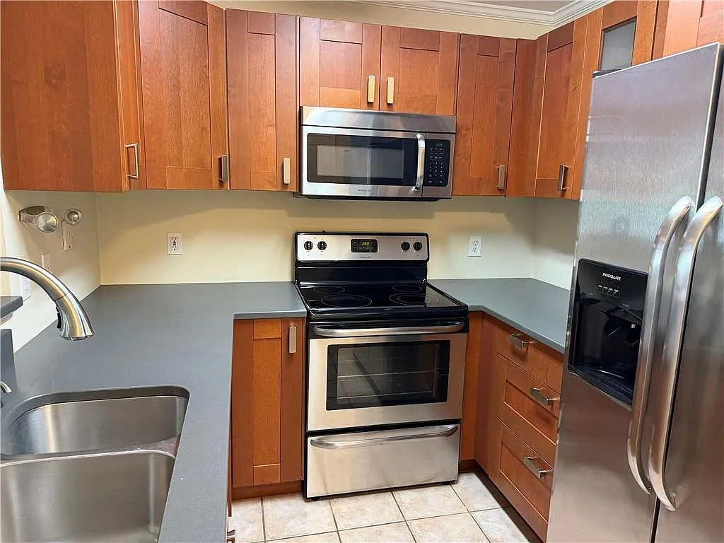 1 bed, 1.0 bath, 764 sqft, $1,900 — Photo 4