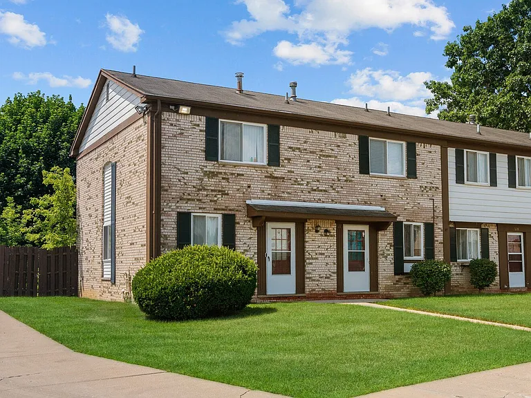 Residences at Grand Blanc Apartments - Grand Blanc, MI — Photo 47