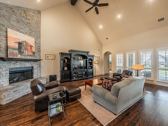 3rd image of 1215 Galway Dr