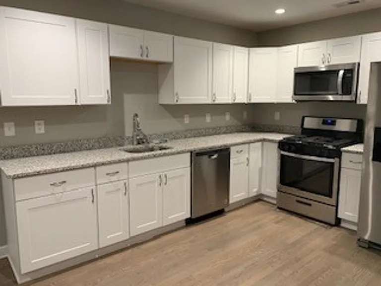 206 Main St — Photo 9