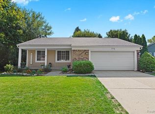 773 Oak Ridge Dr, Brighton, MI 48116