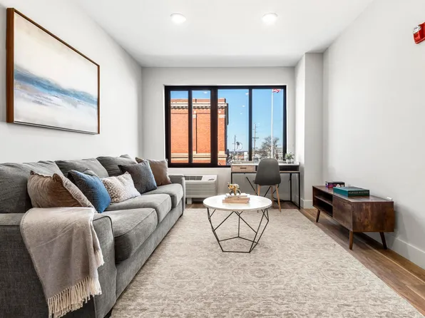 271 Sip Avenue image 5 of 17