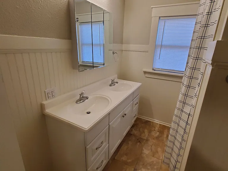 1408 S Madison St #1 — Photo 9