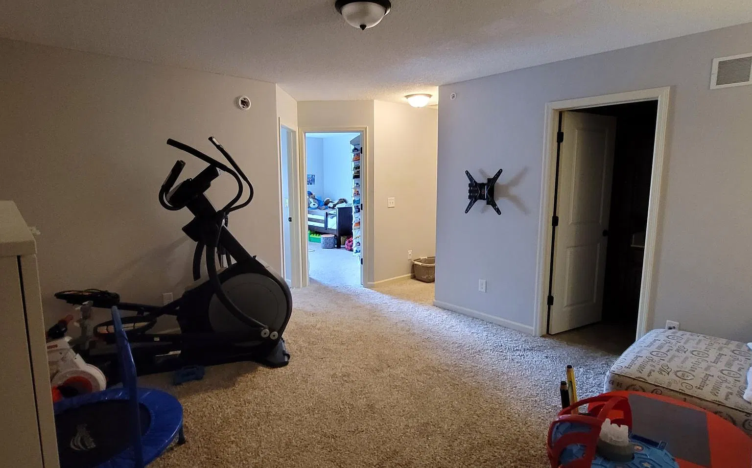 3 bed, 1763 sqft, $2,400 — Photo 4