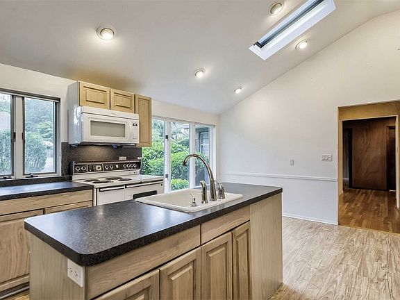 5th image of 1 Poppy Ln