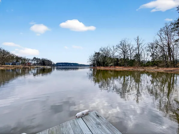 1037 Natures Cove Rd, Saluda, SC 29138