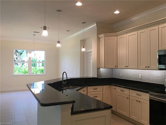 4th image of 4610 San Antonio Ln