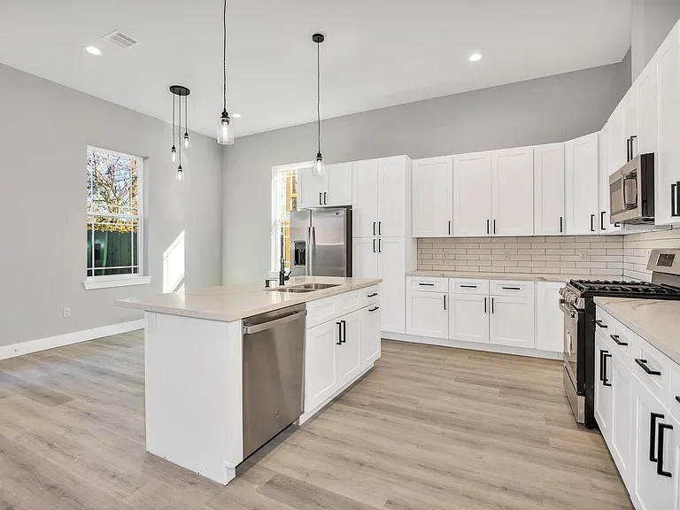 4924 Winnetka St #C — Photo 5