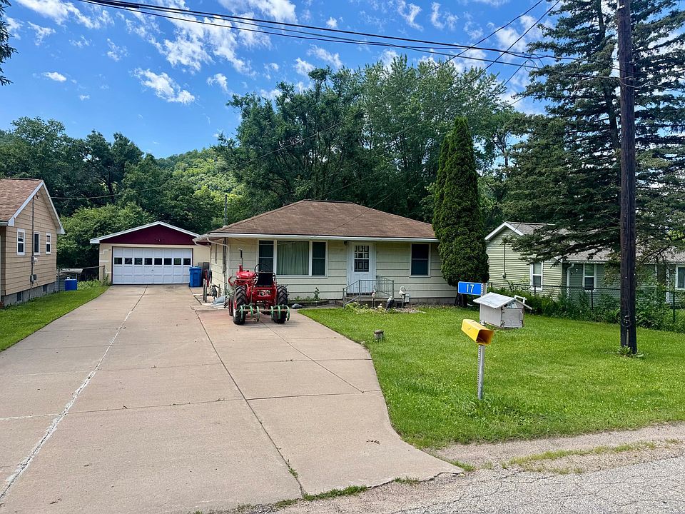 1st image of 17 Wenonah Rd