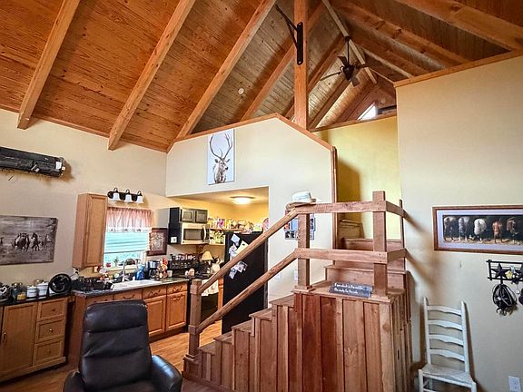 4th image of 325 Blanton Ln