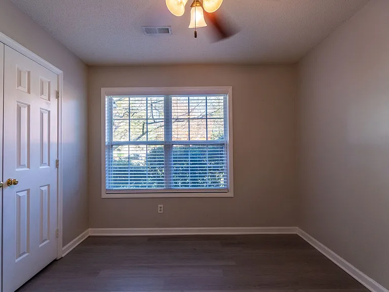 3923 Woodberry Lake Dr — Photo 24