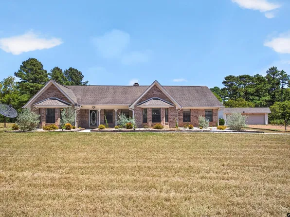 1253 Meadowview St, Crockett, TX 75835