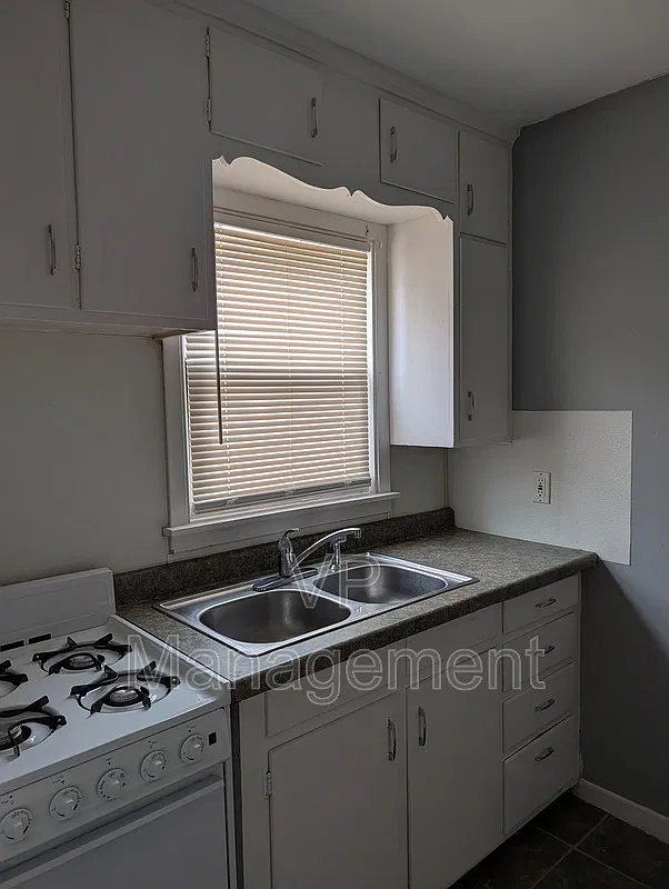 1 bed, 1.0 bath, $680 — Photo 3