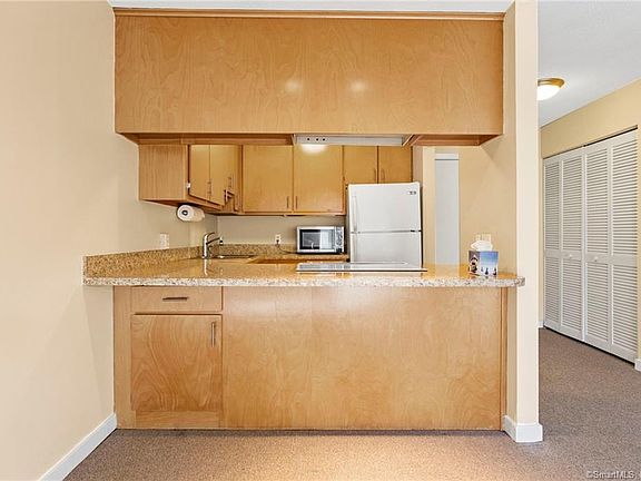 4th image of 163 South St Unit 16