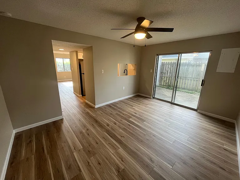 2070 Kingdom Dr — Photo 11