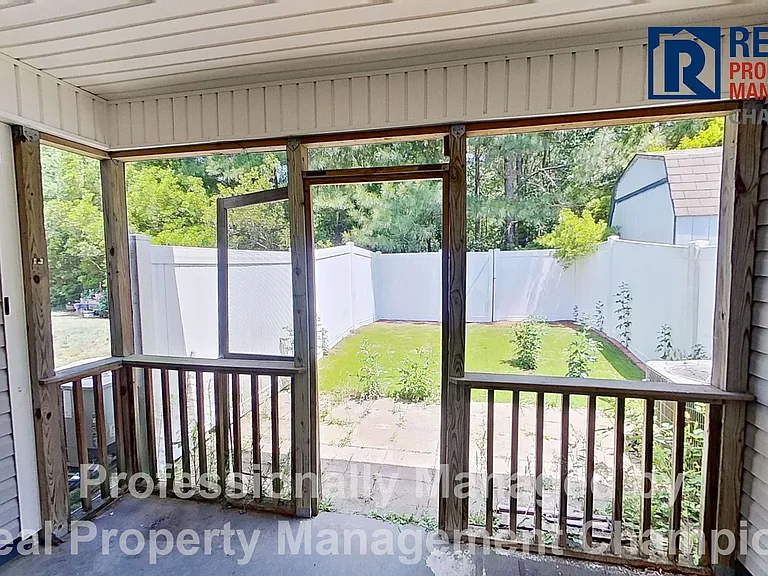 102 Springwood Dr — Photo 16