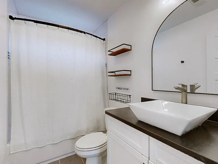 1211B Montgomery Ave — Photo 13