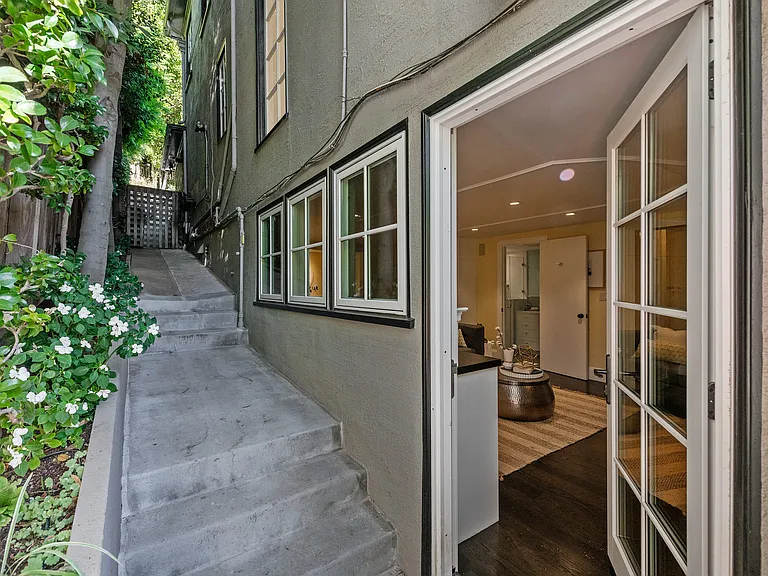 14B Scenic Ave — Photo 9