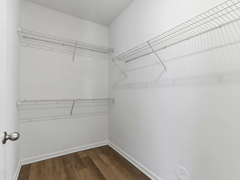 Towne Center Apartments — Photo 81