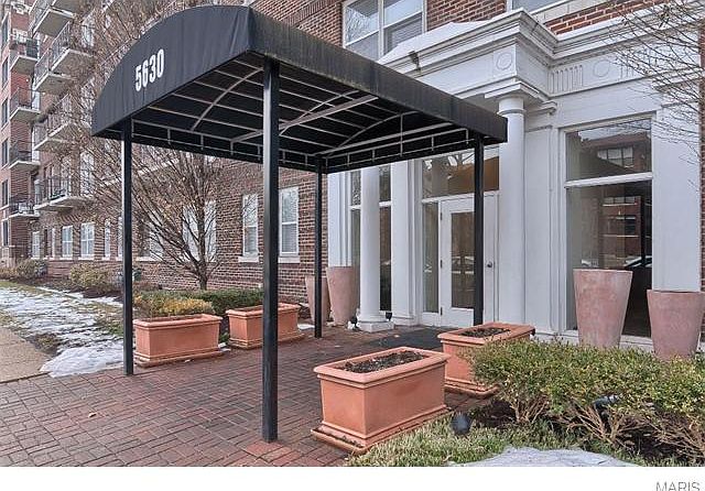 1st image of 5630 Pershing Ave Unit 11