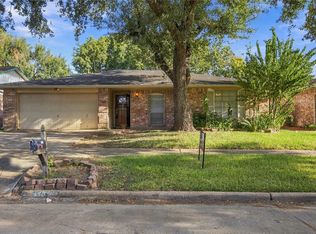 13826 Southline Rd, Sugar Land, TX 77498