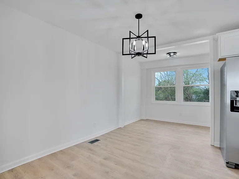 1857 Memorial Dr — Photo 16