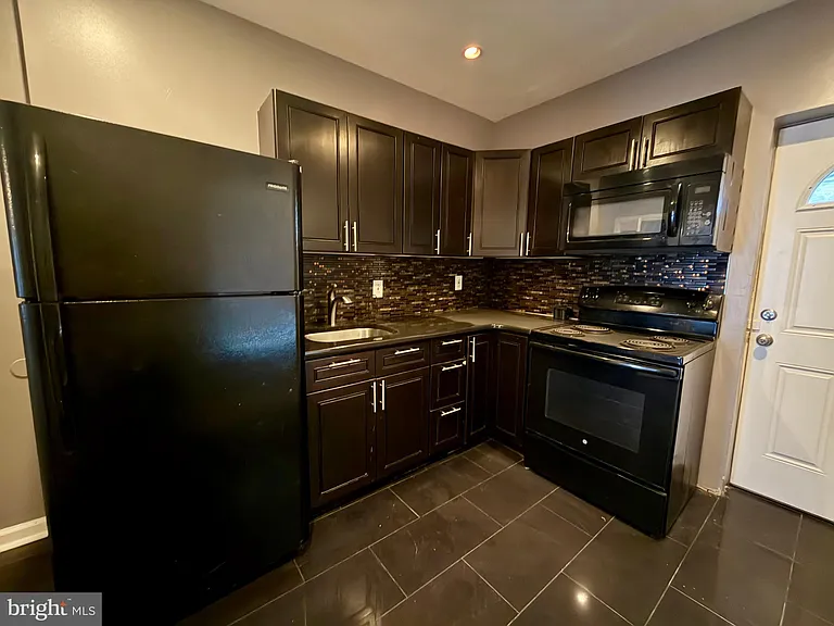 2219 N Bouvier St — Photo 3