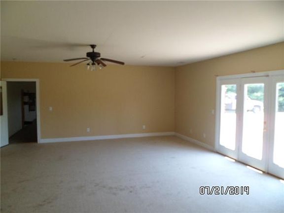 4th image of 103 Gaston St