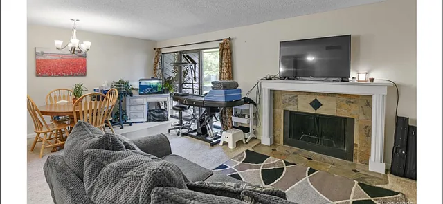 2 bed, 1032 sqft, $2,200 — Photo 4