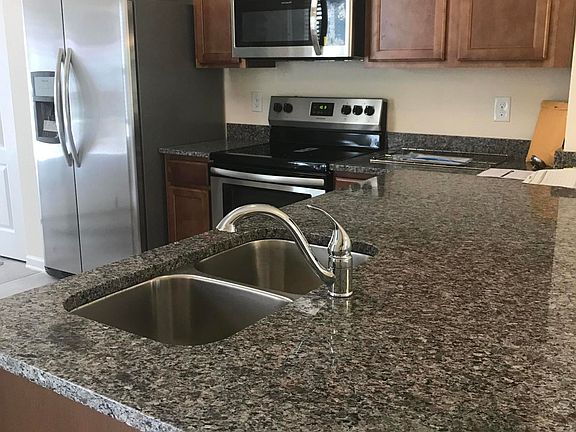 5th image of 613 Servia Dr