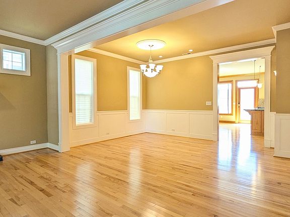 3rd image of 2575 NE Park Dr