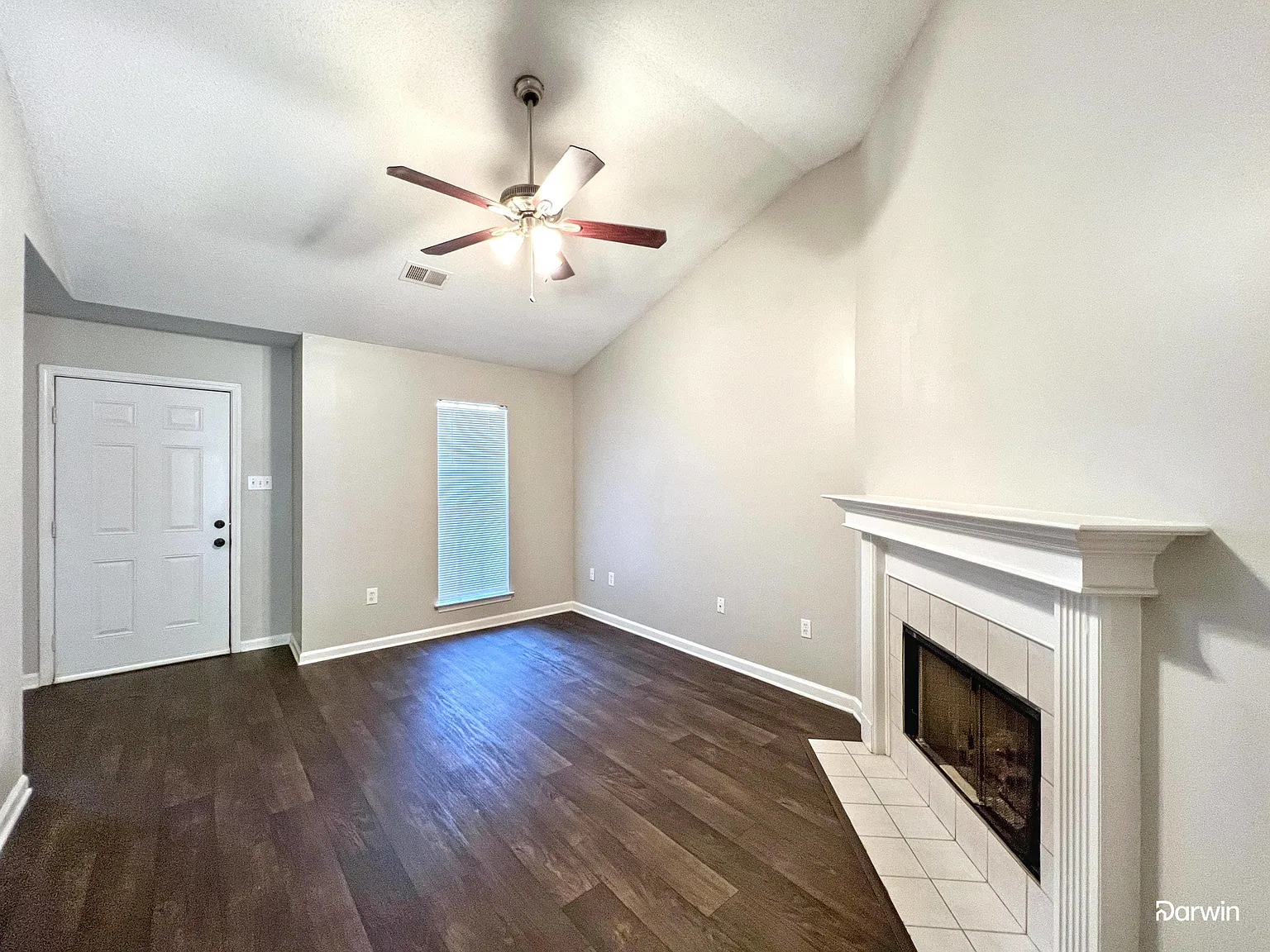 3 bed, 2.0 bath, 1155 sqft, $1,765 — Photo 4