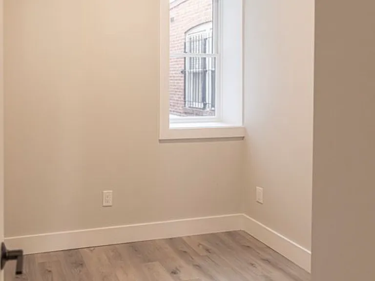 3223 M St NW #1 — Photo 2