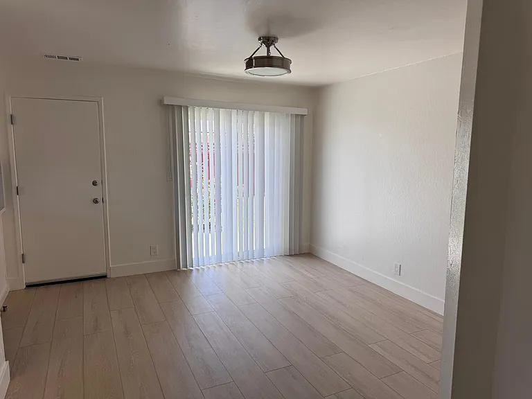 4946 Everglades Park Dr — Photo 4