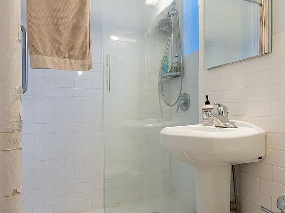 4th image of 439 E 84th St APT 1B