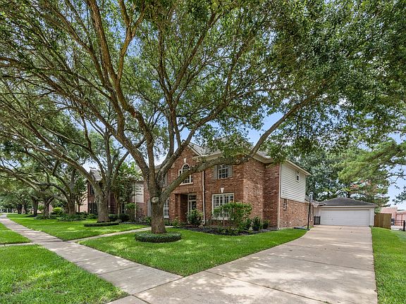 4th image of 3407 Castlewind Dr